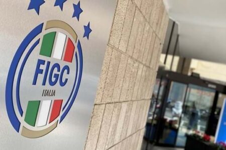 FIGC: Disposto un minuto di raccoglimento su tutti i campi per le vittime dell’incidente di Firenze